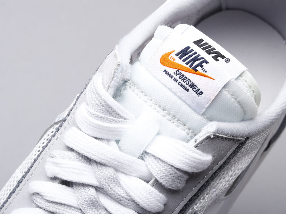 BL - NKE Waffle off-white