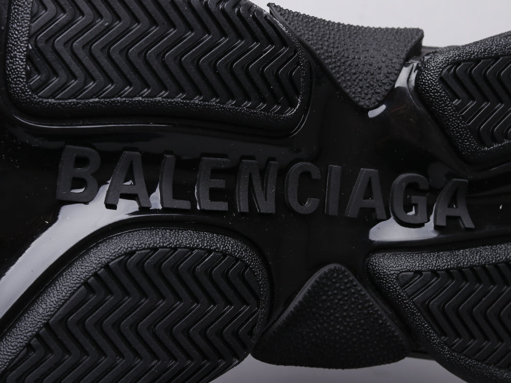 BL - High Quality Bla Sneaker 027