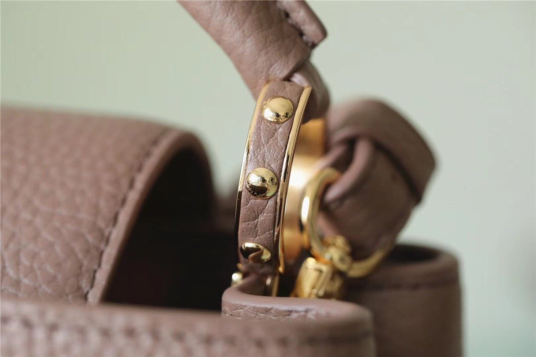 LV Capucines BB Taurillon Light Brown For Women, Shoulder And Crossbody Bags 26cm/10.6in LV