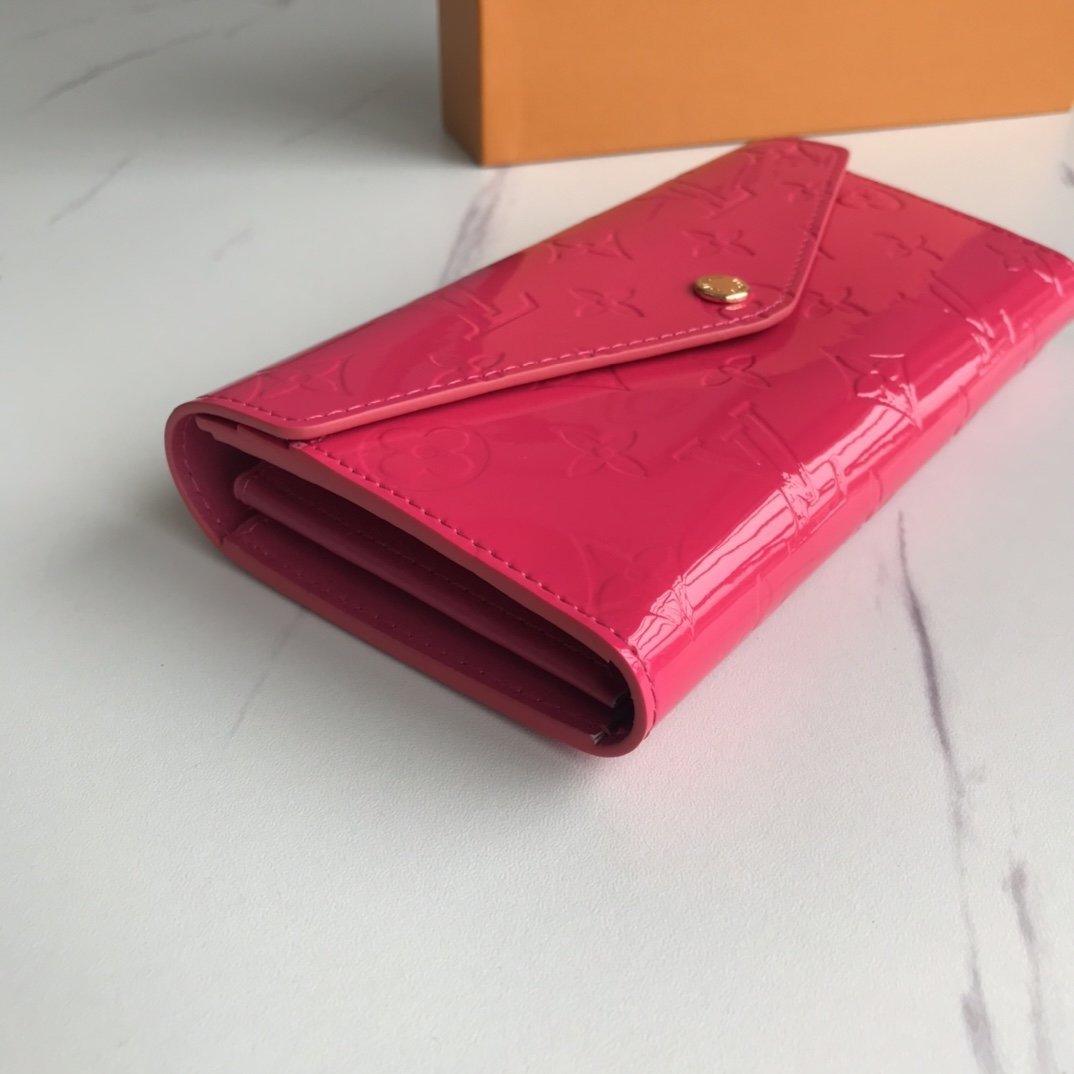 BL - High Quality Wallet LUV 004