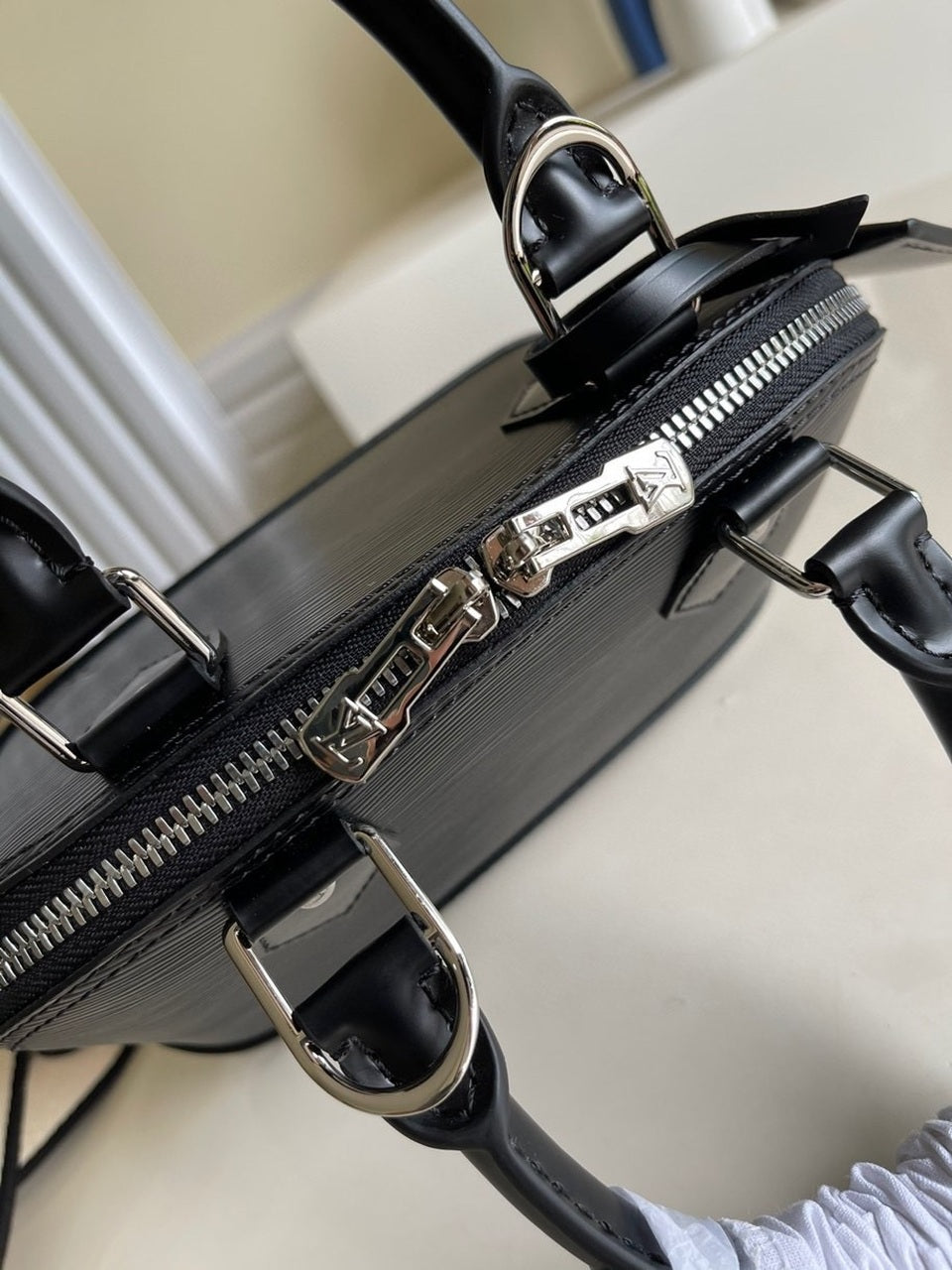 LV Alma BB Monogram Blossoms Black For Women, Shoulder And Crossbody Bags 9.3in/23.5cm LV M59217