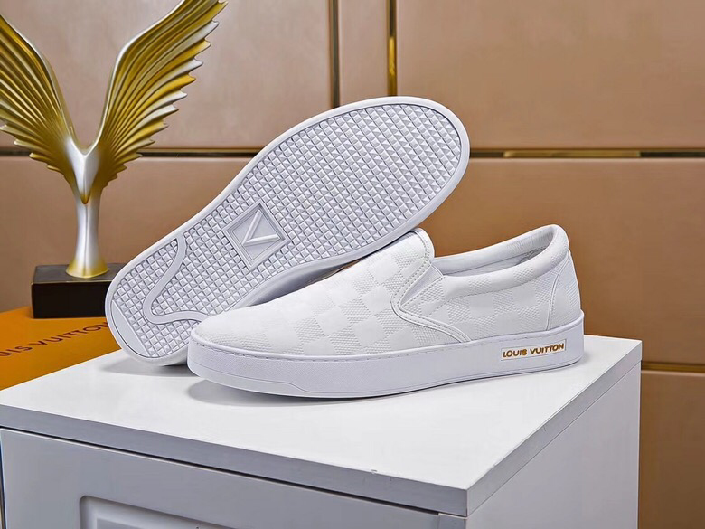 BL - High Quality Luv Sneaker 057