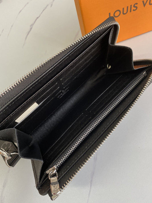 BL - High Quality Wallet LUV 084