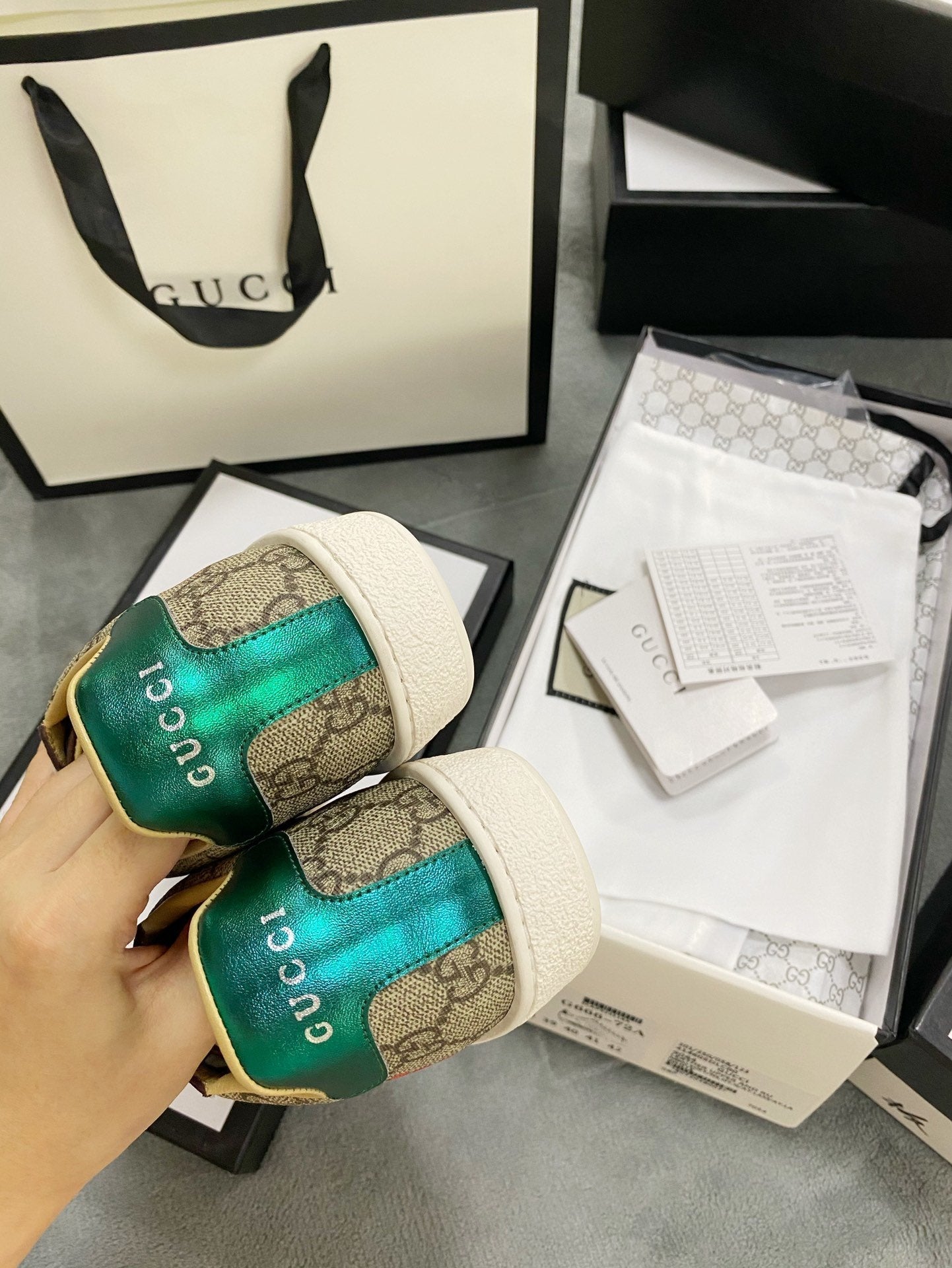 BL-GCI Ace logo BOUTIQUES neaker 071