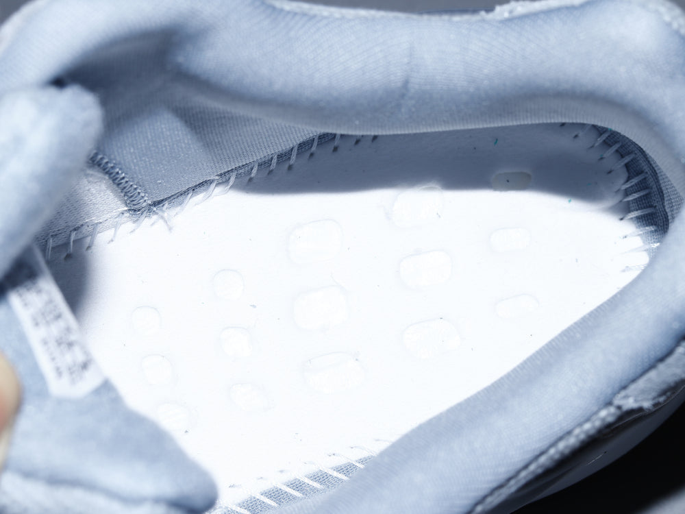 BL - Yzy 700 Hospital Blue Sneaker