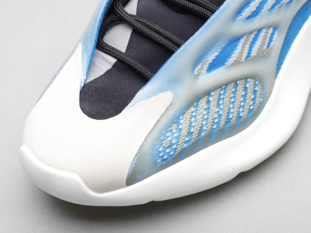BL - Yzy 700 Arzareth Sneaker