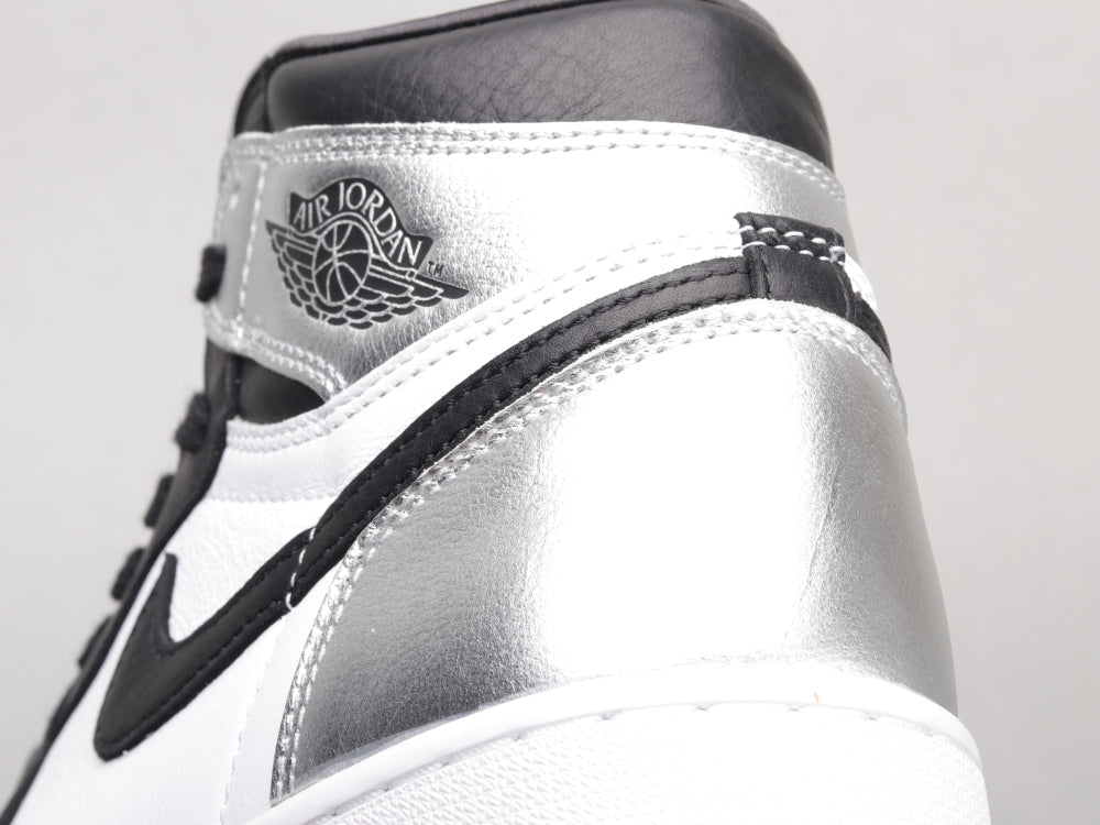 BL - AJ1 Metallic Silver