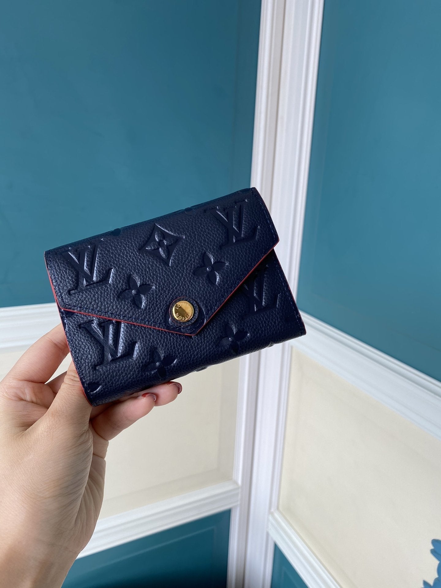 BL - High Quality Wallet LUV 059