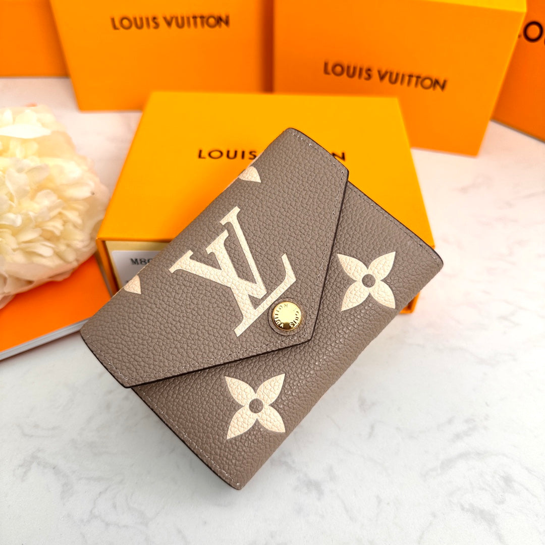 BL - High Quality Wallet LUV 136