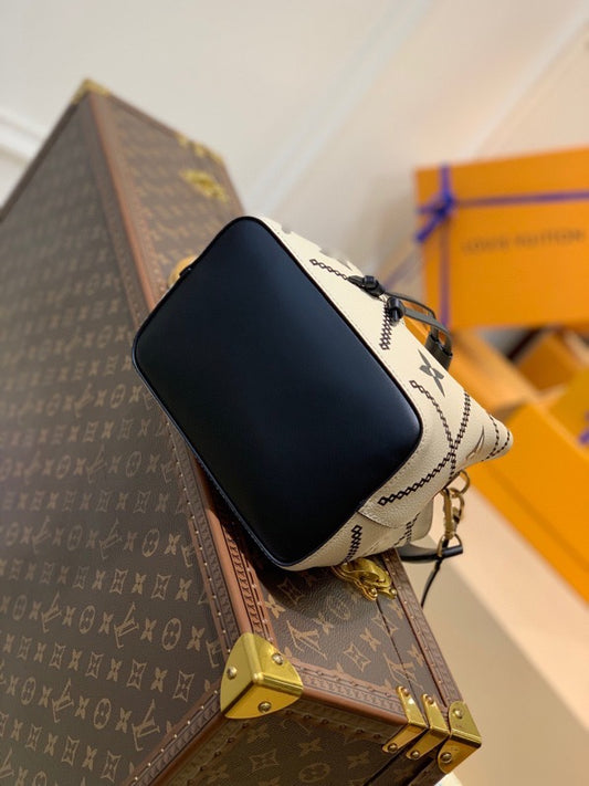 LV NeoNoe Monogram Empreinte For Women, Shoulder Bags 10.2in/26cm LV M46023