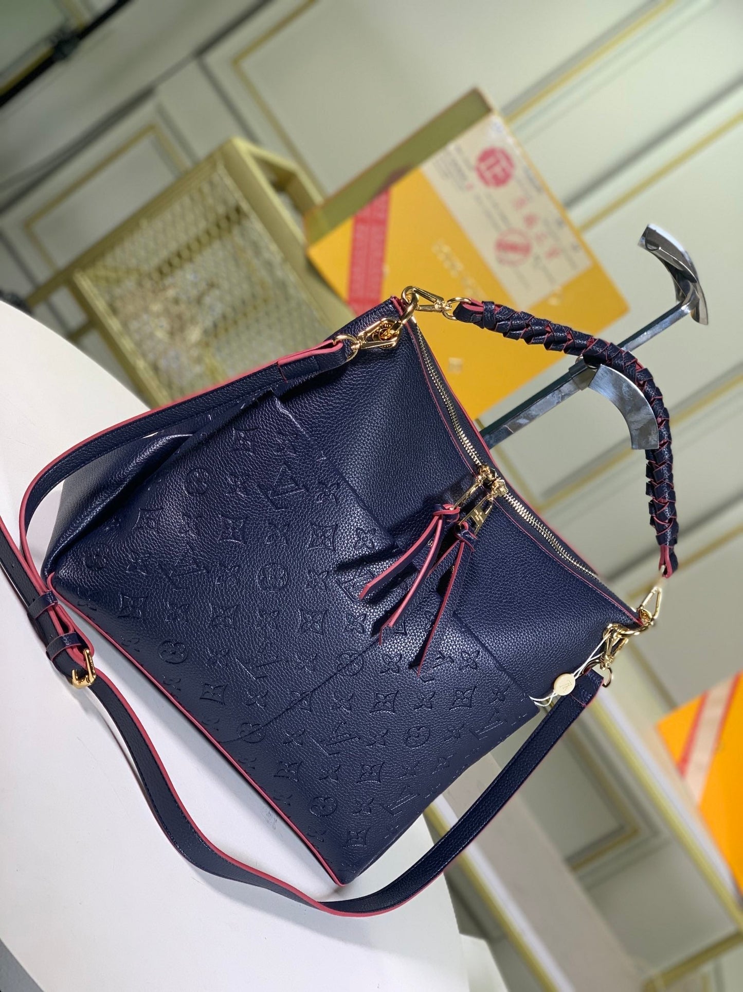 BL - High Quality Bags LUV 112
