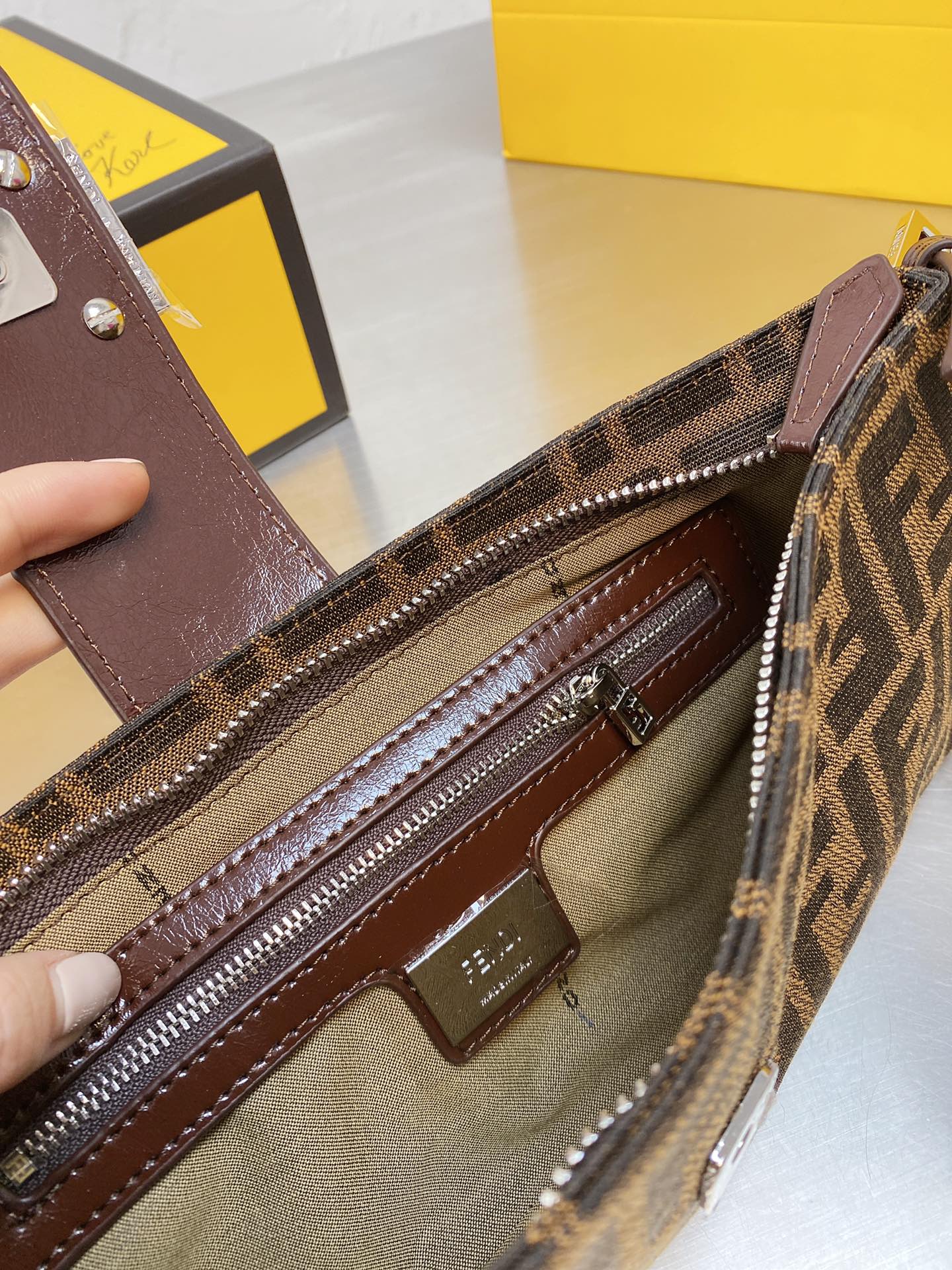 BL - High Quality Bags FEI 113