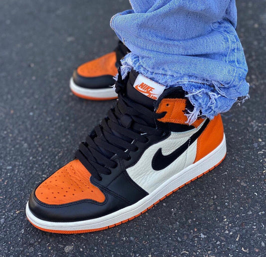 BL - AJ1 High Black Buckle