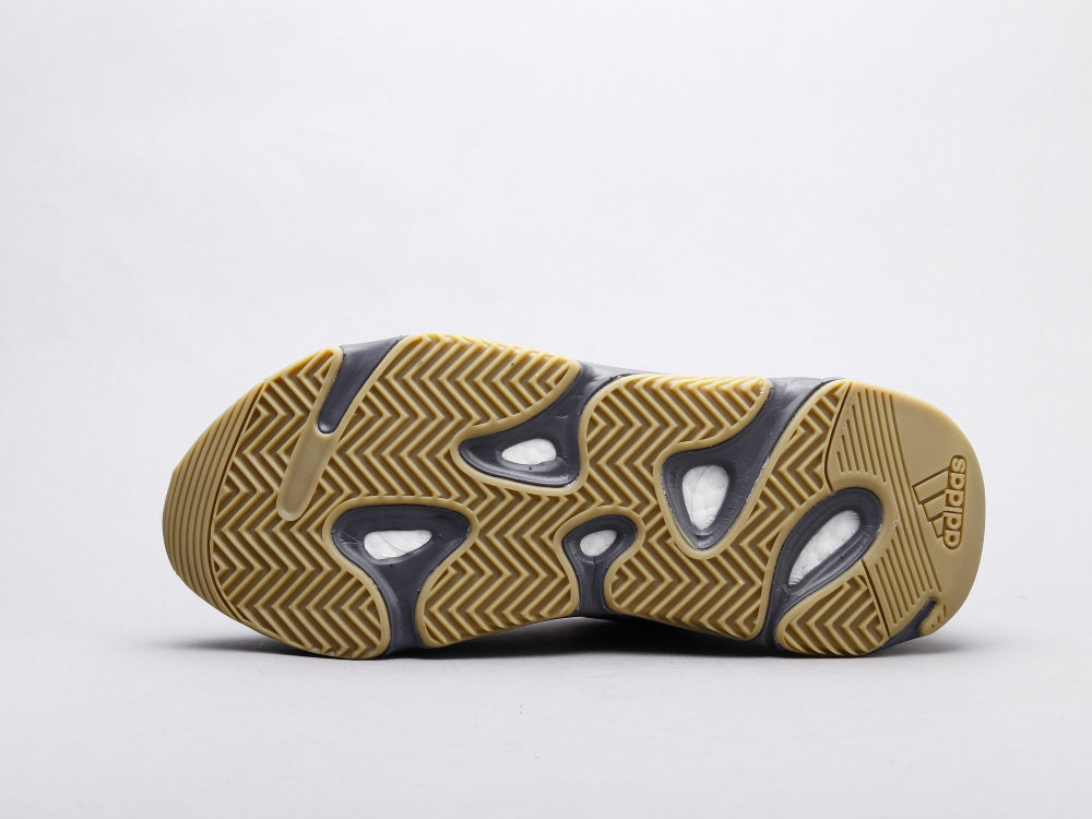 BL - Yzy 700 Volcanic Ash Sneaker