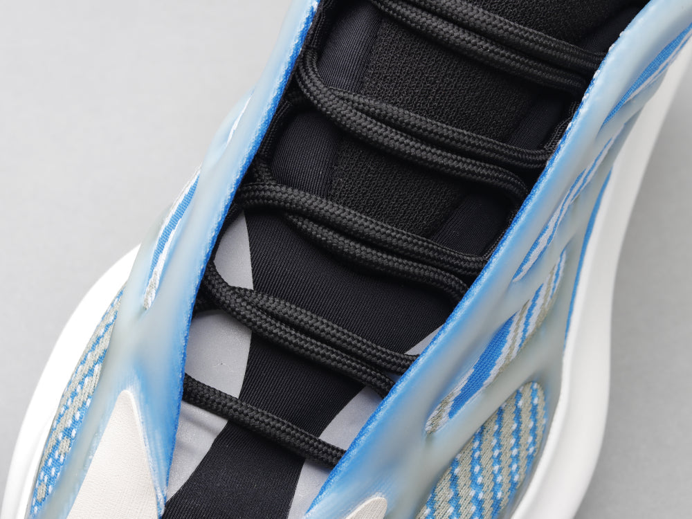 BL - Yzy 700 Arzareth Sneaker