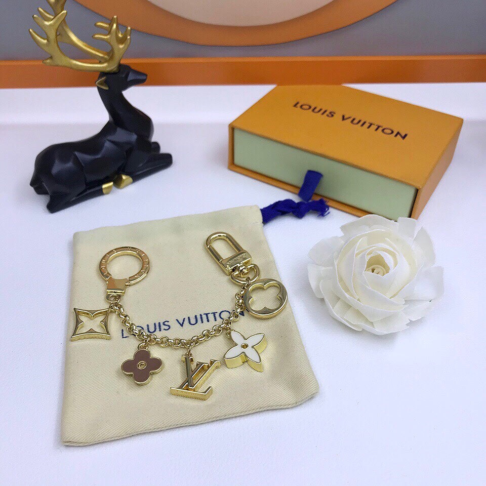 BL -High Quality Keychains LUV 058