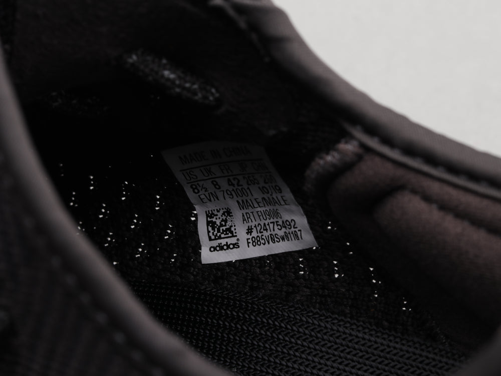 BL - Yzy 350 Black Angel Sneaker