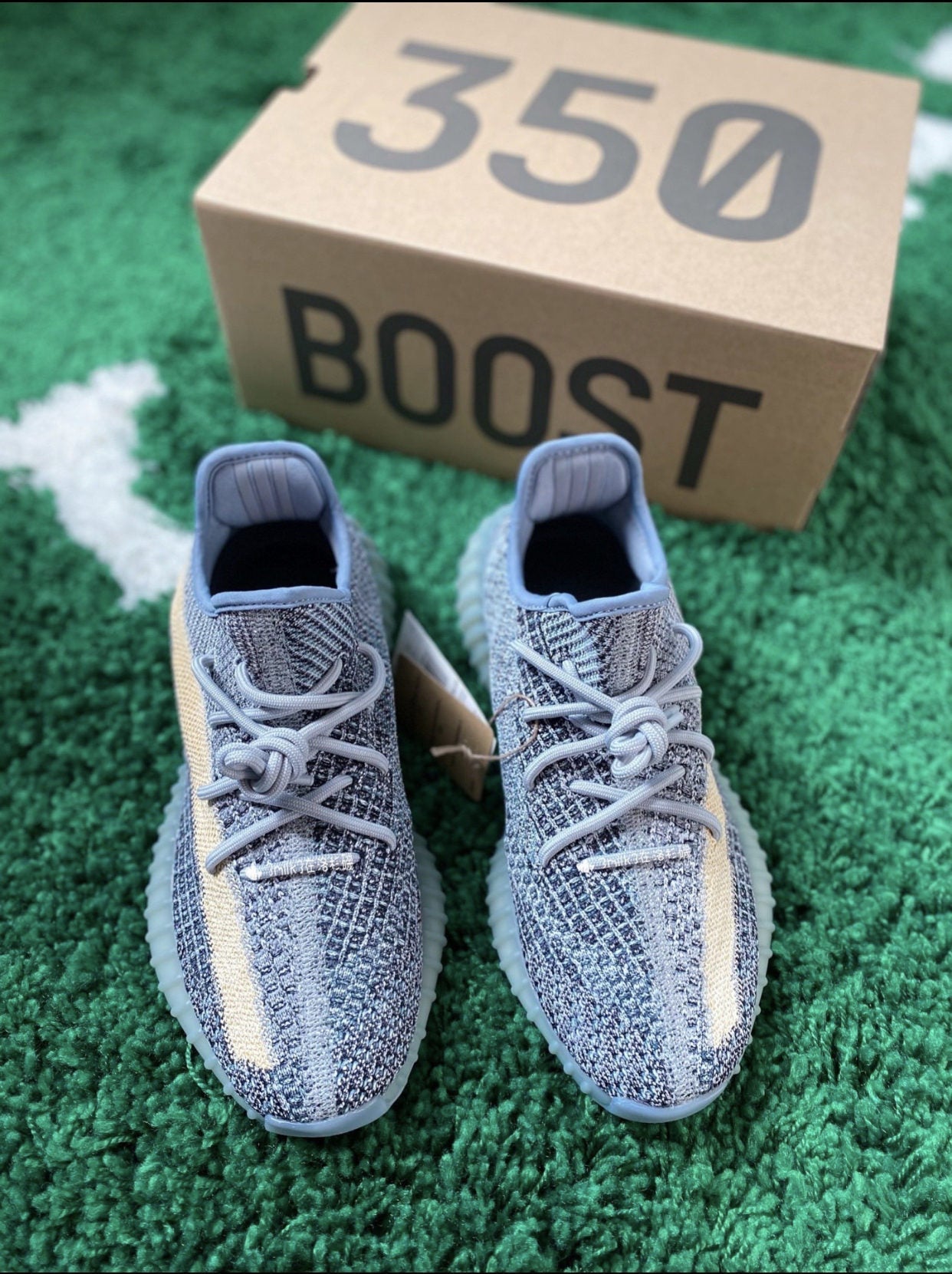 BL - Yzy 350 Washed Tannins Sneaker