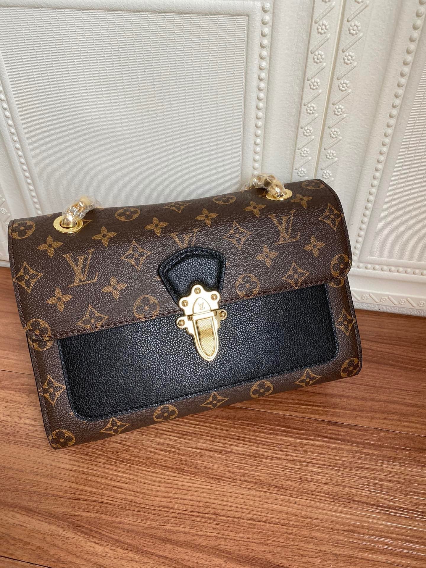 BL - High Quality Bags LUV 997