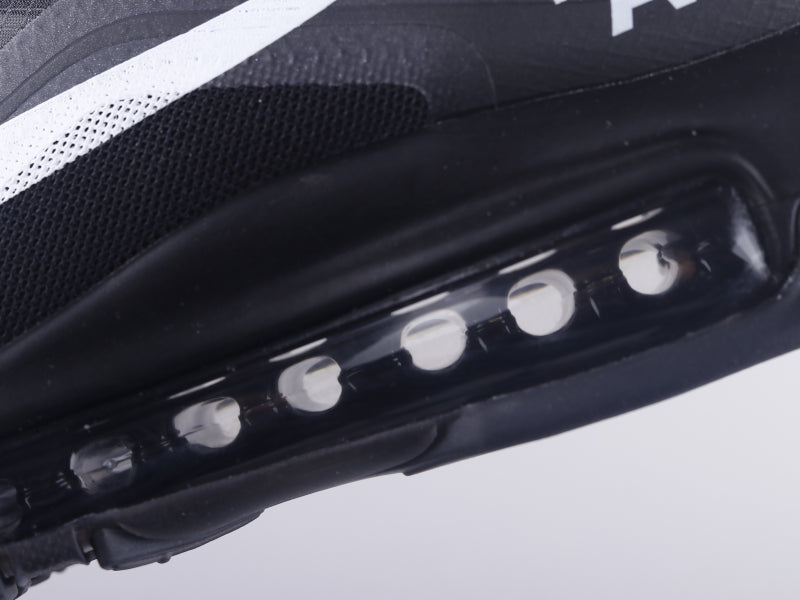BL - Max97 black and white
