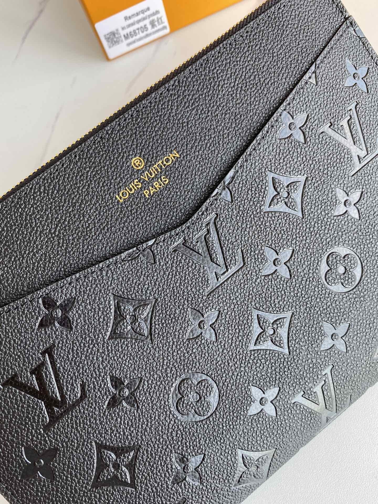 BL - High Quality Wallet LUV 064
