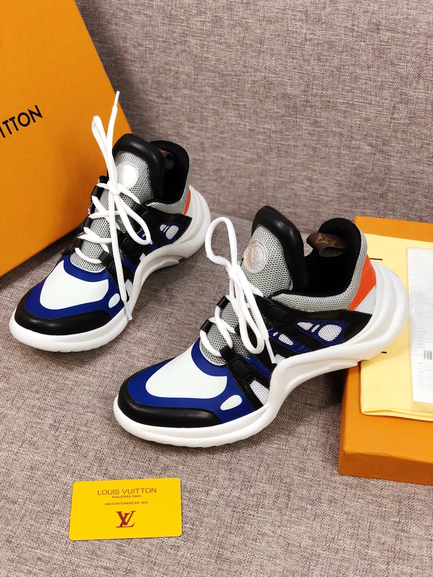 BL - LUV Archlight Blue White Black Sneaker