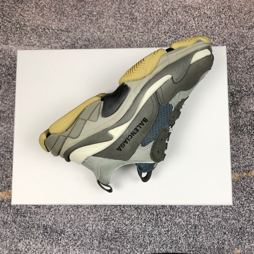 BL - High Quality Bla Sneaker 084