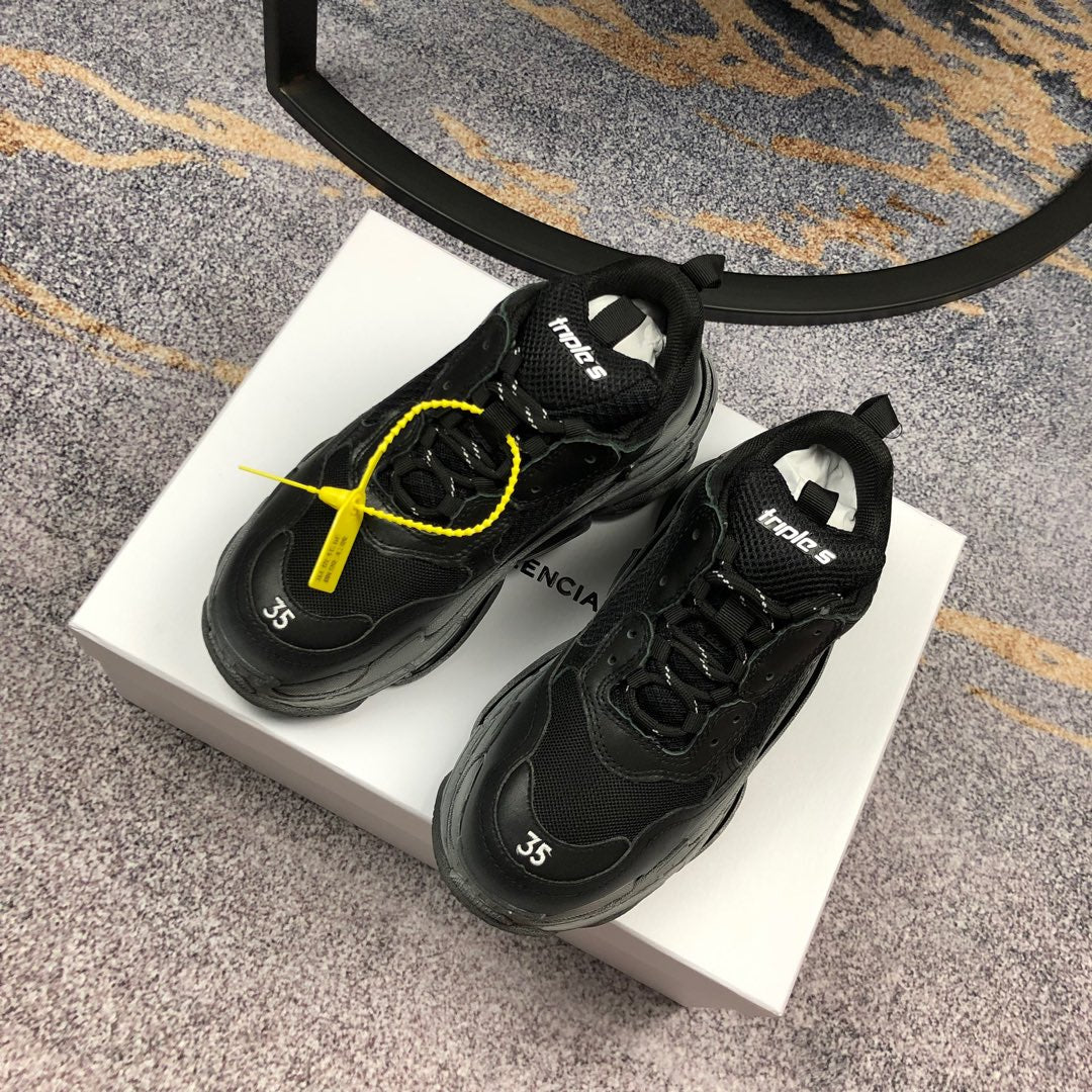BL - High Quality Bla Sneaker 072