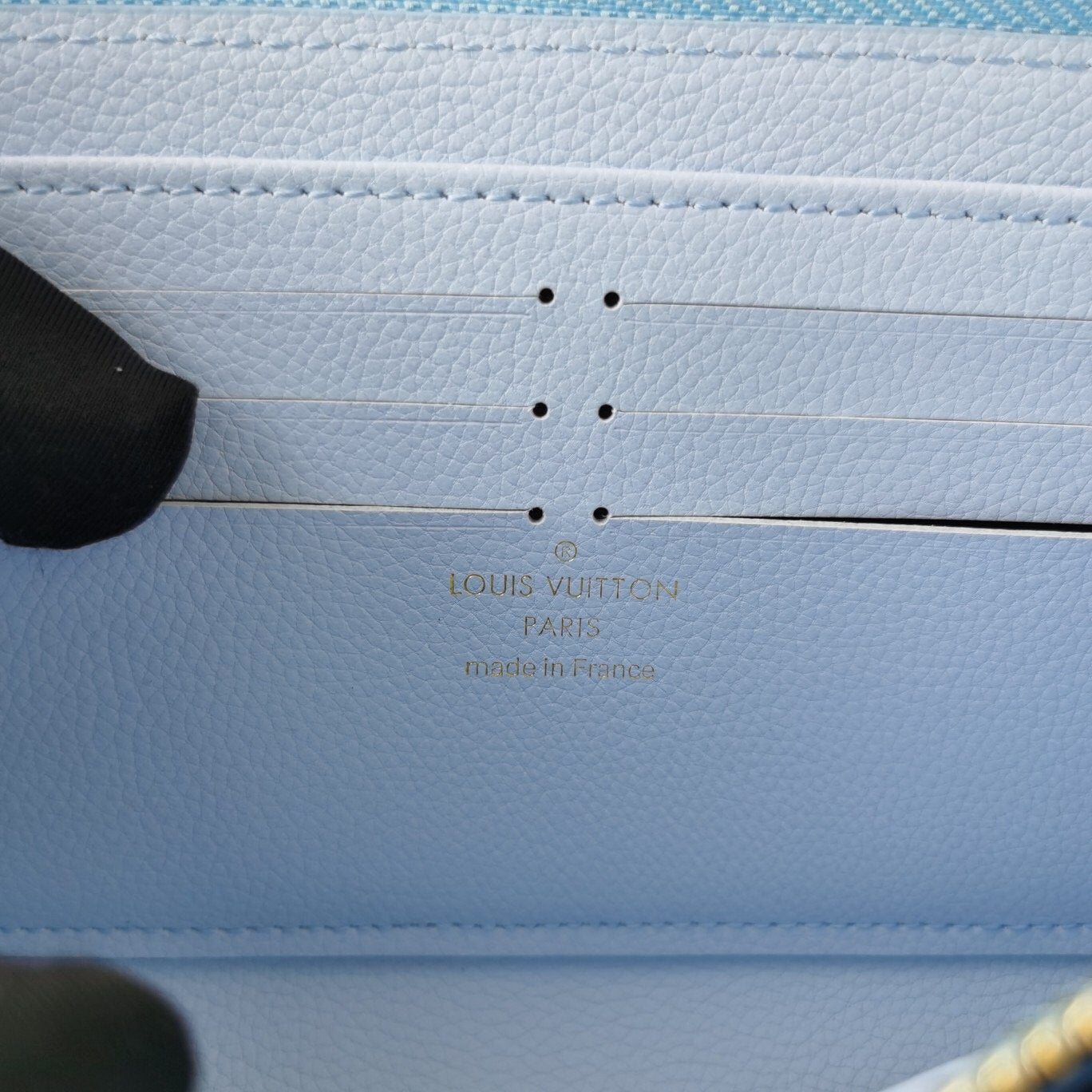 BL - High Quality Wallet LUV 109