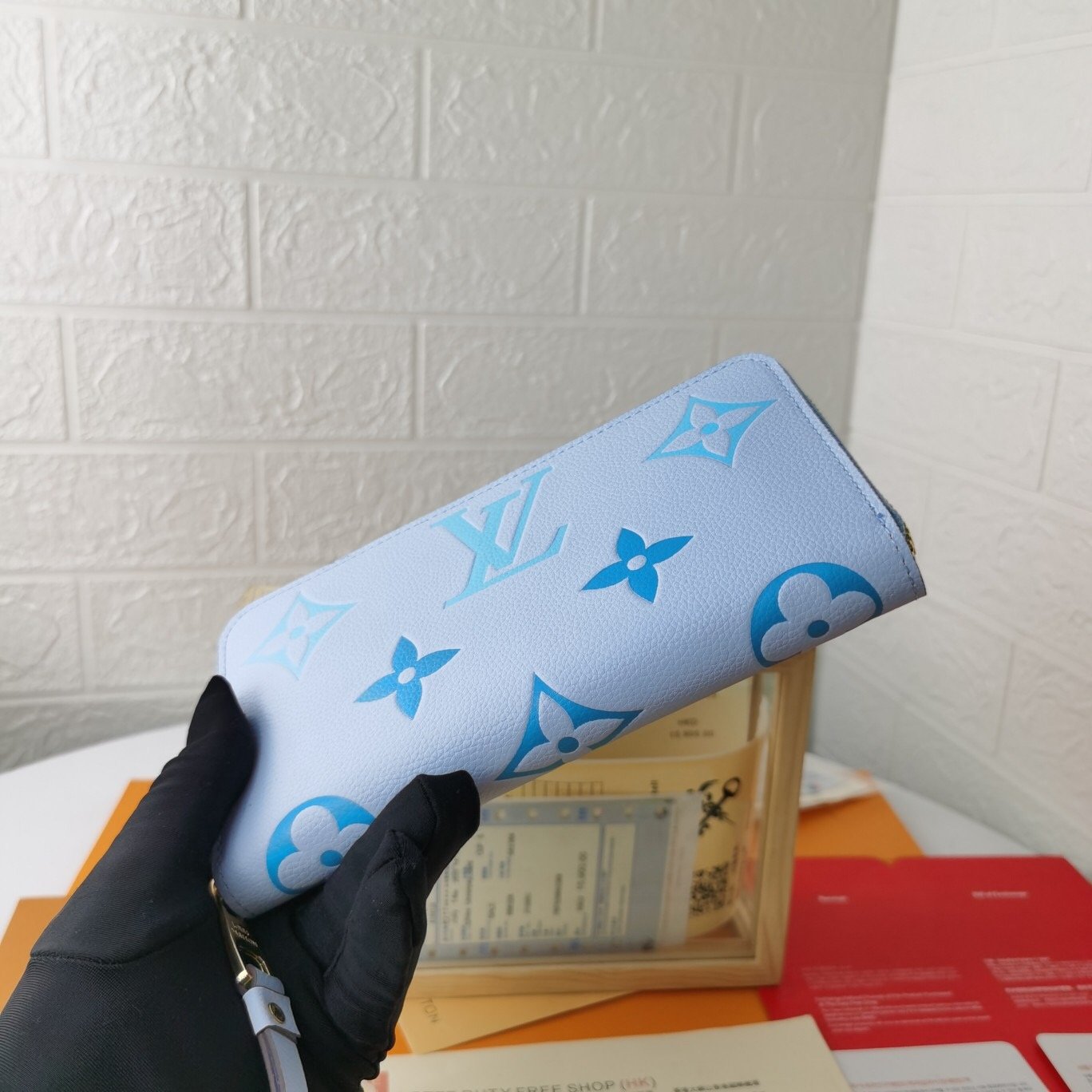 BL - High Quality Wallet LUV 109