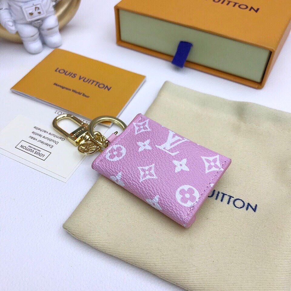 BL -High Quality Keychains LUV 068