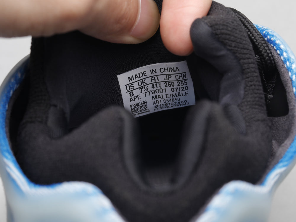 BL - Yzy 700 Arzareth Sneaker