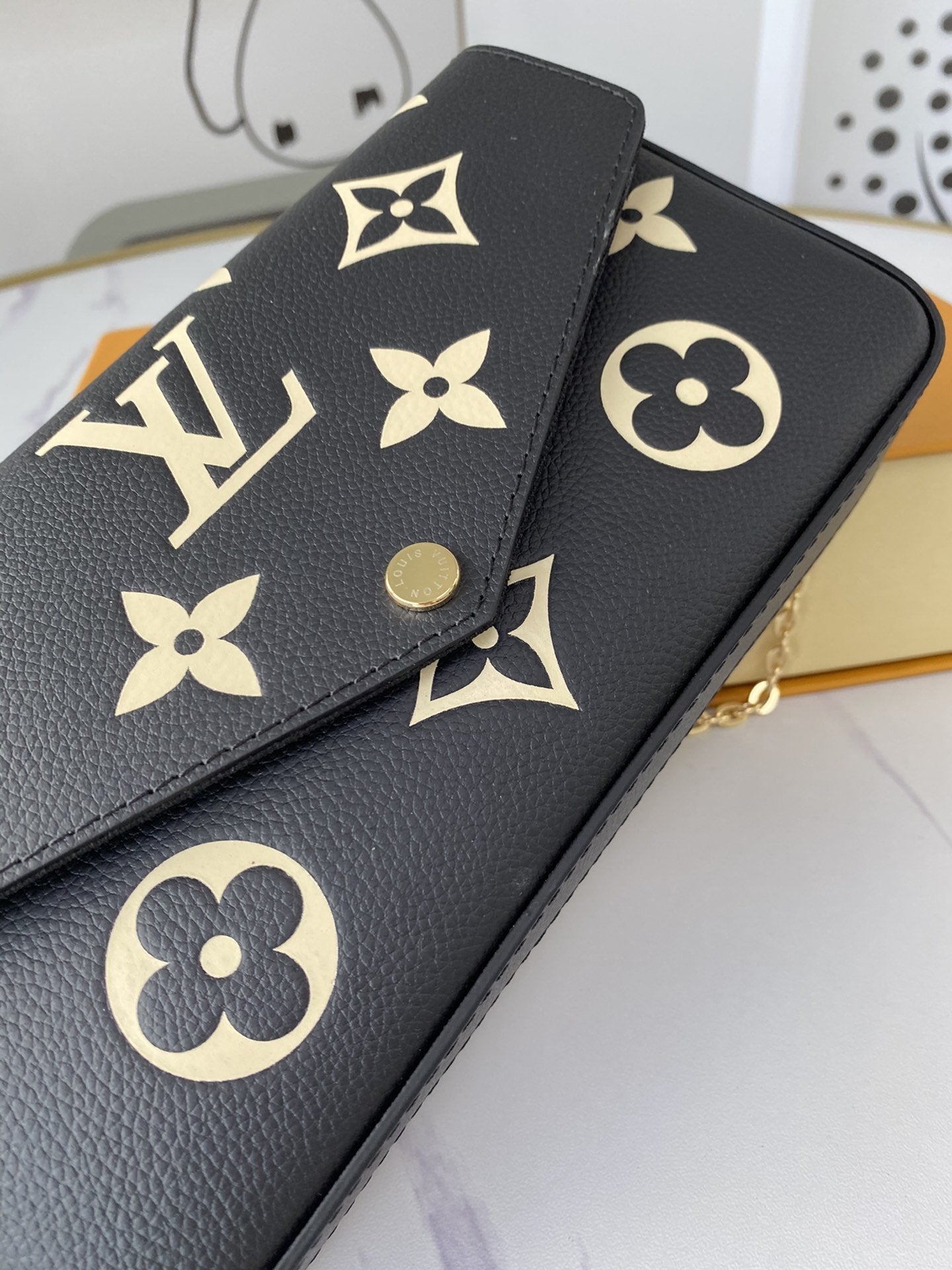 BL - High Quality Wallet LUV 082
