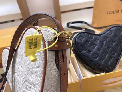 BL - High Quality Bags LUV 990