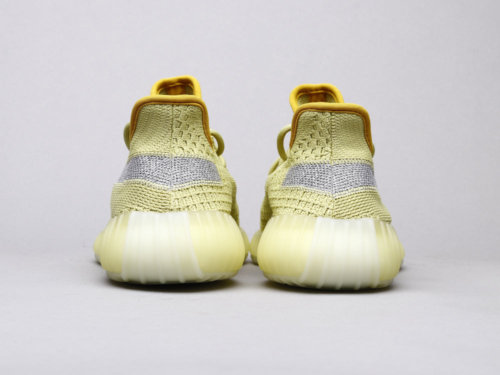 BL - Yzy 350 Side Gypsophila Sneaker