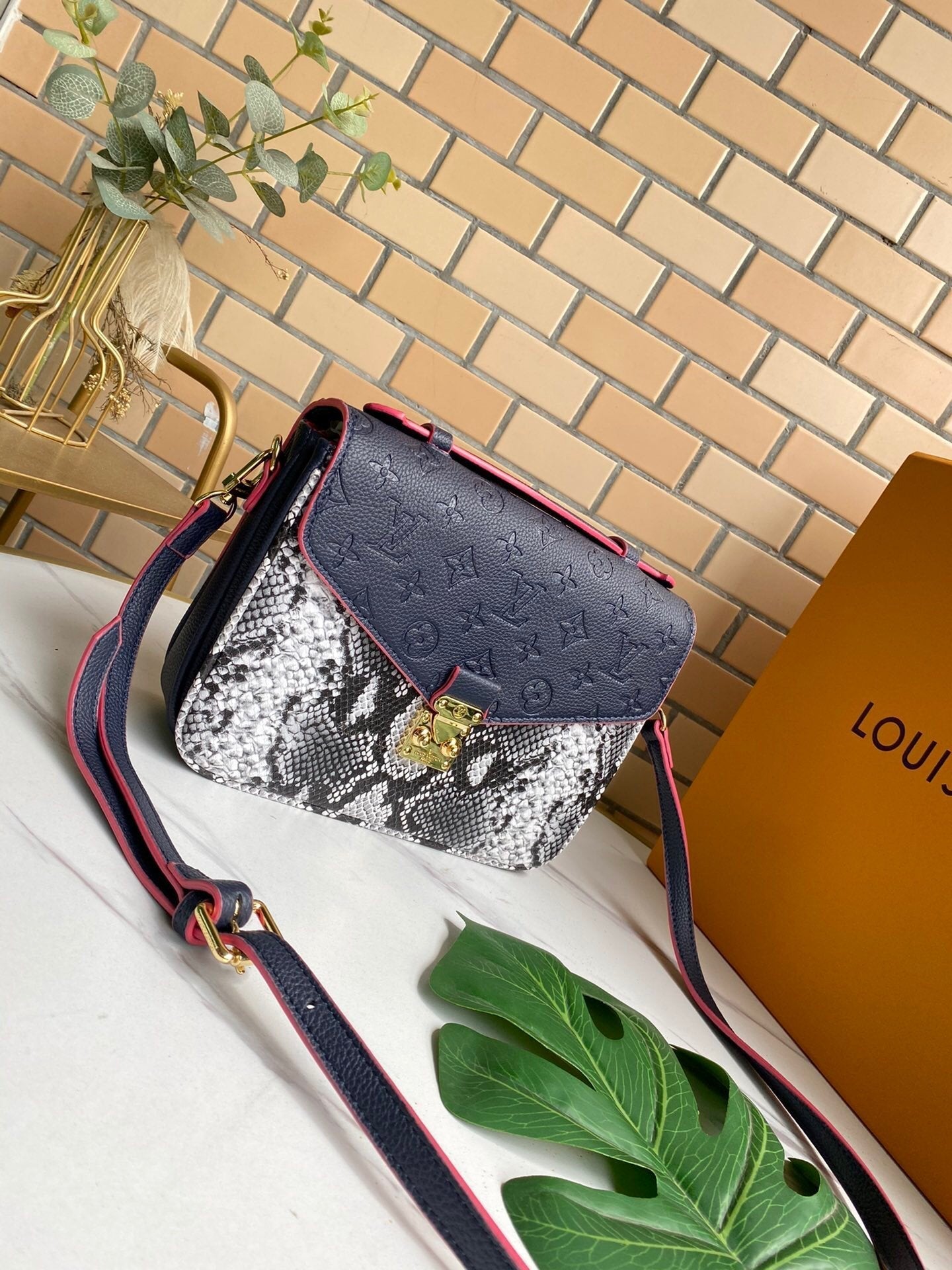 BL - High Quality Bags LUV 127