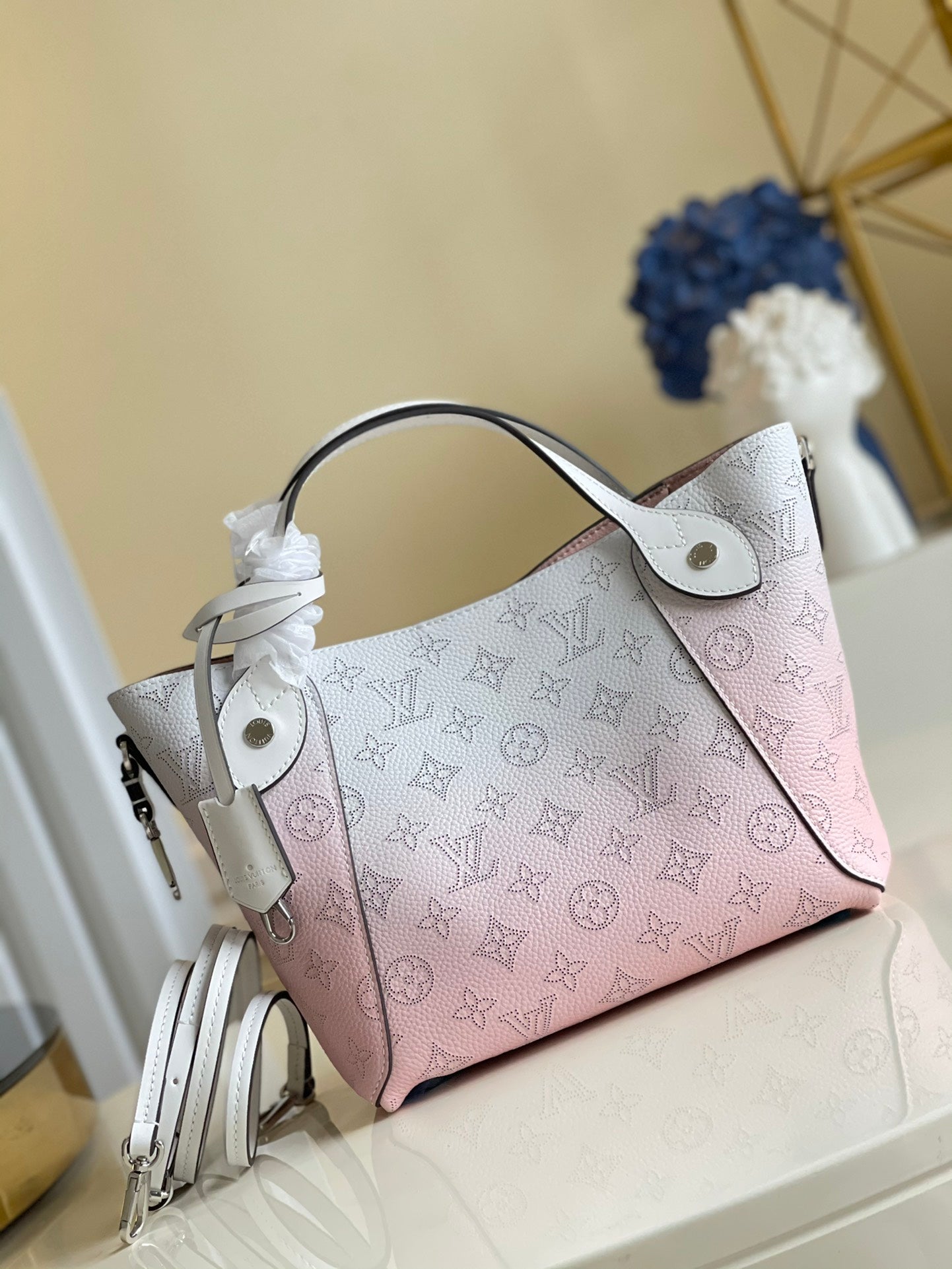 LV Hina PM Bucket Bag Gradient Pink For Women, Shoulder And Crossbody Bags 9in/23cm LV M57858