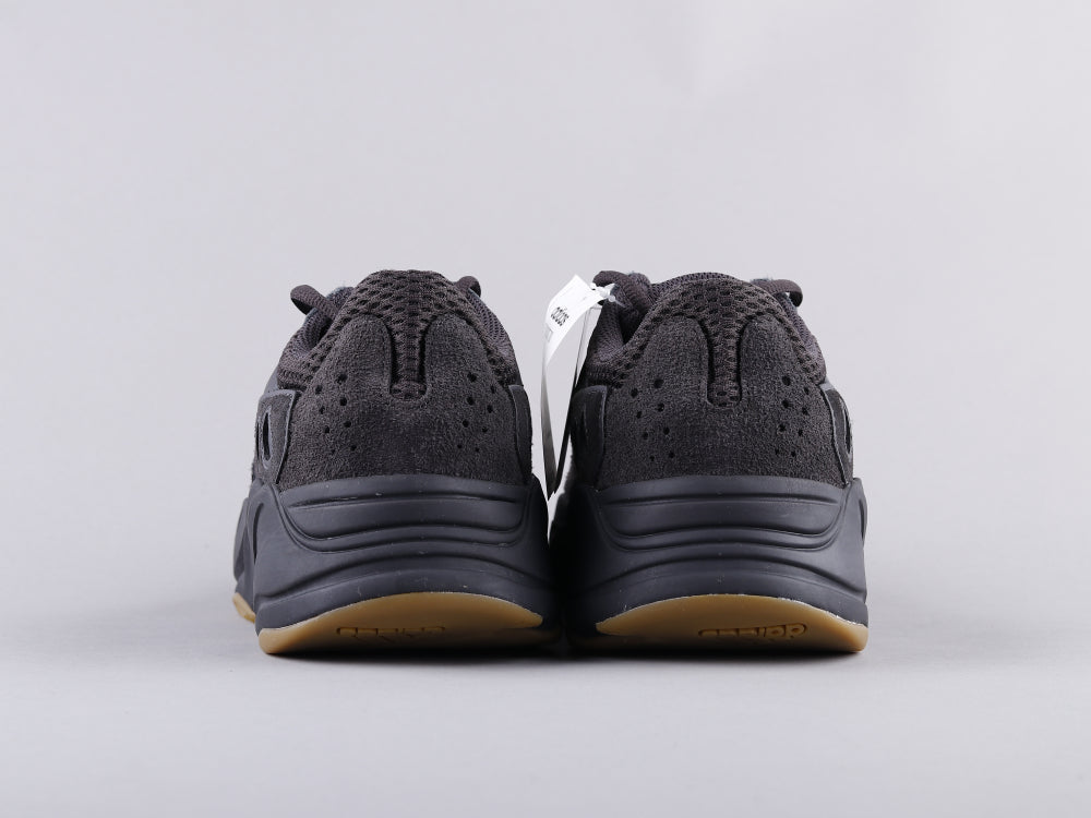 BL - Yzy 700 Raw Rubber Black Sneaker