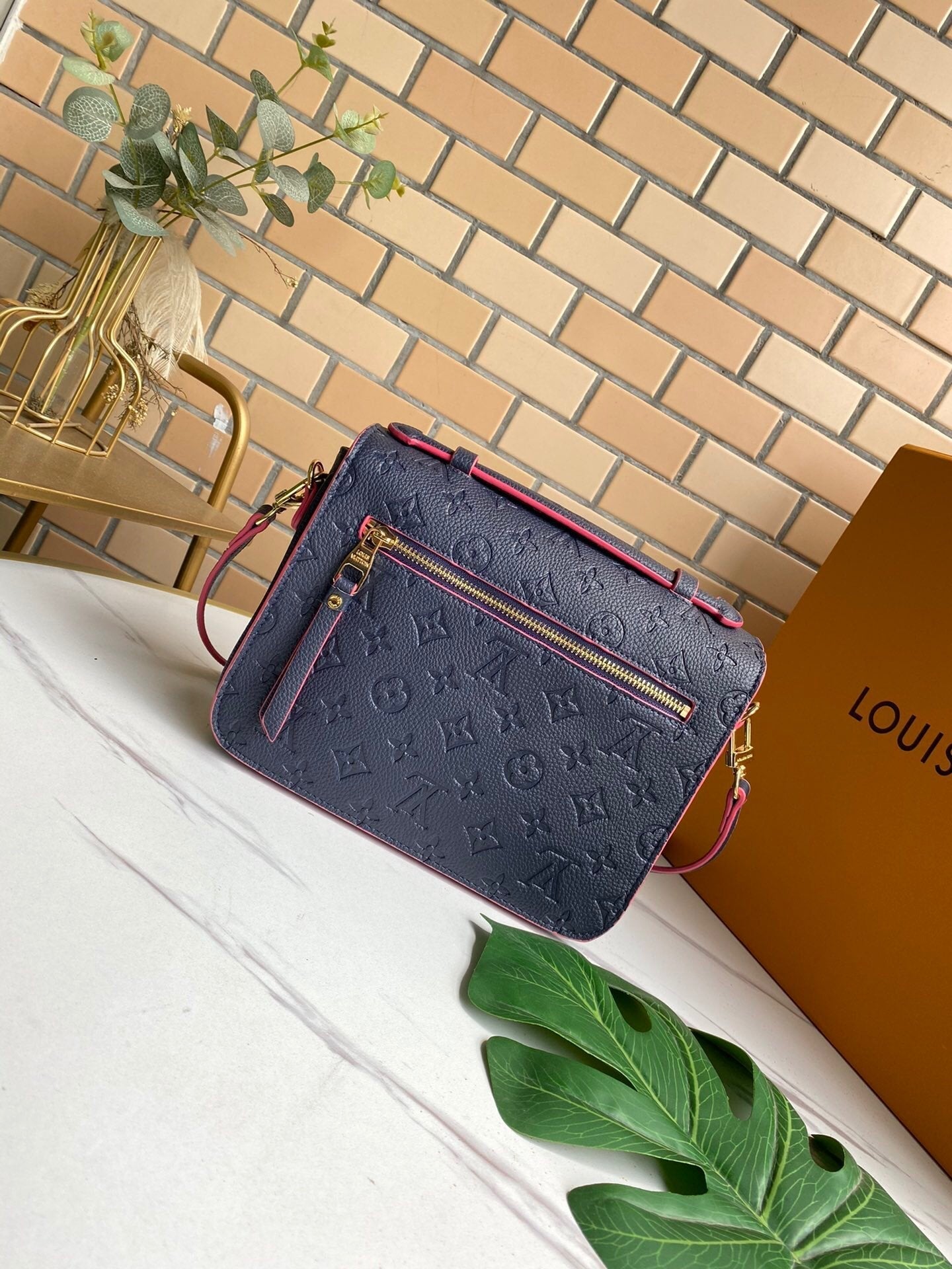 BL - High Quality Bags LUV 127