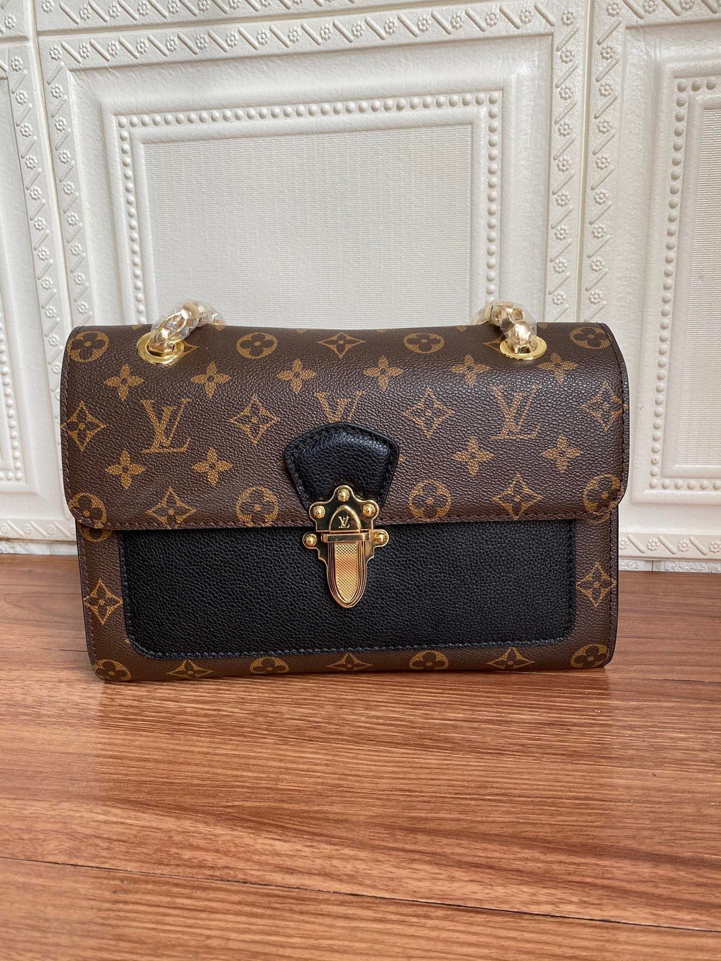 BL - High Quality Bags LUV 997