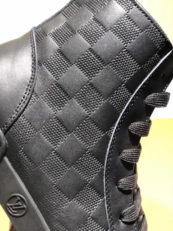 BL - High Quality Luv Sneaker 068