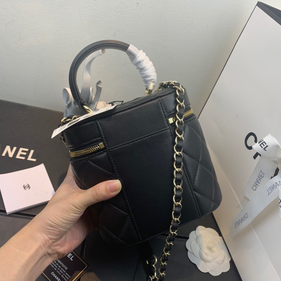 ChanelVanity Case Gold Hardware Black For Women, Women’s Handbags, Shoulder Bags 7.9in/20cm AS2061