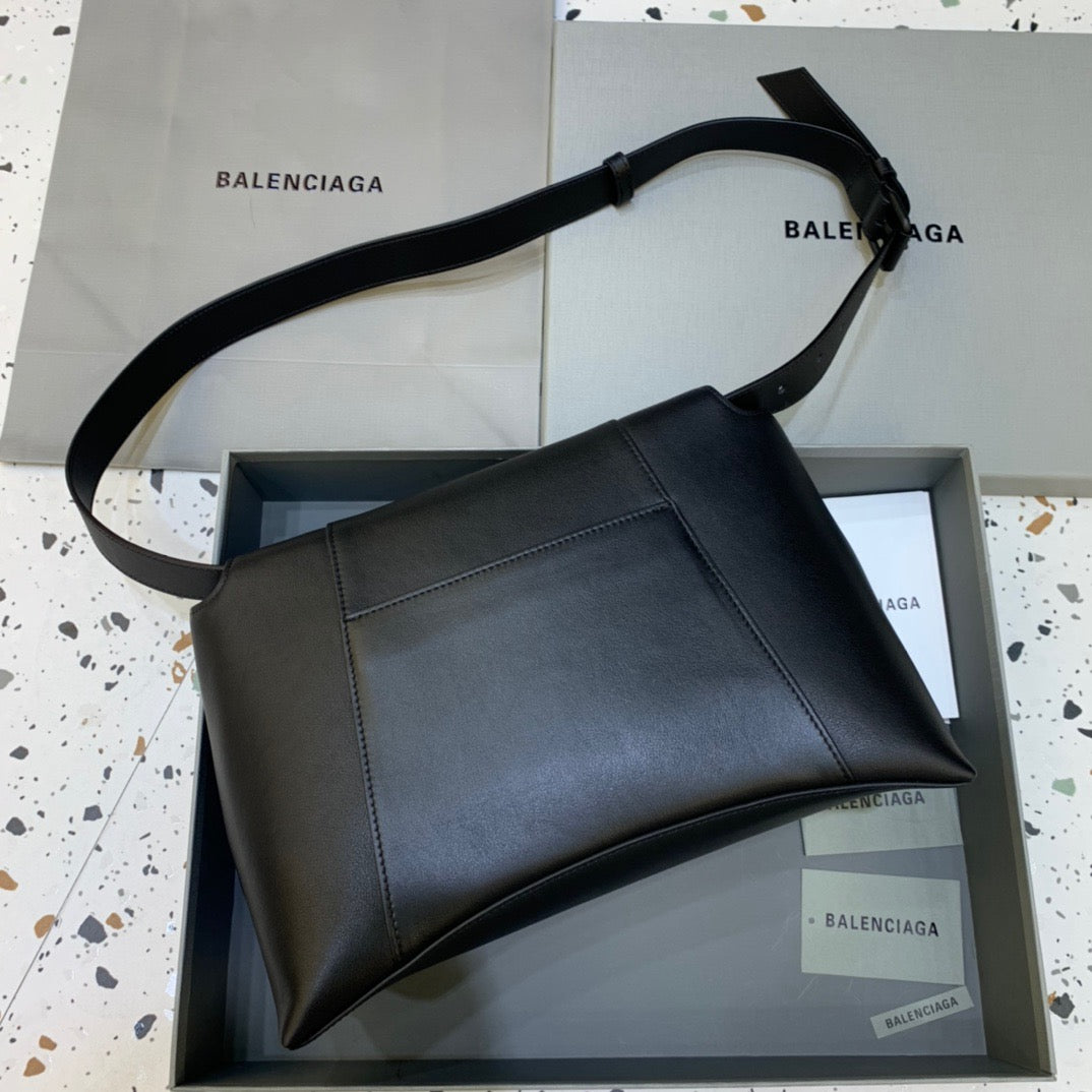 Balen Downtown Medium Shoulder Bag In Black, For Women, Bags 12.6in/32cm 67135429S171000