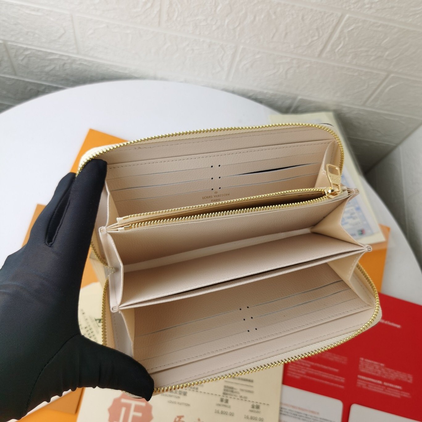 BL - High Quality Wallet LUV 107