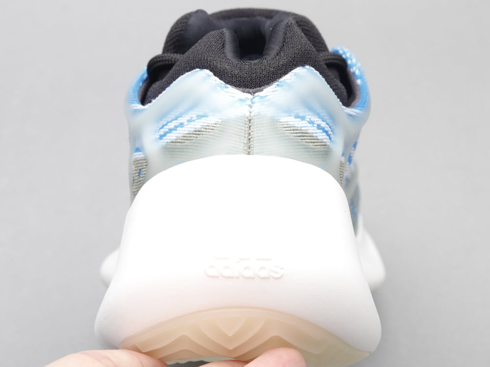 BL - Yzy 700 Arzareth Sneaker