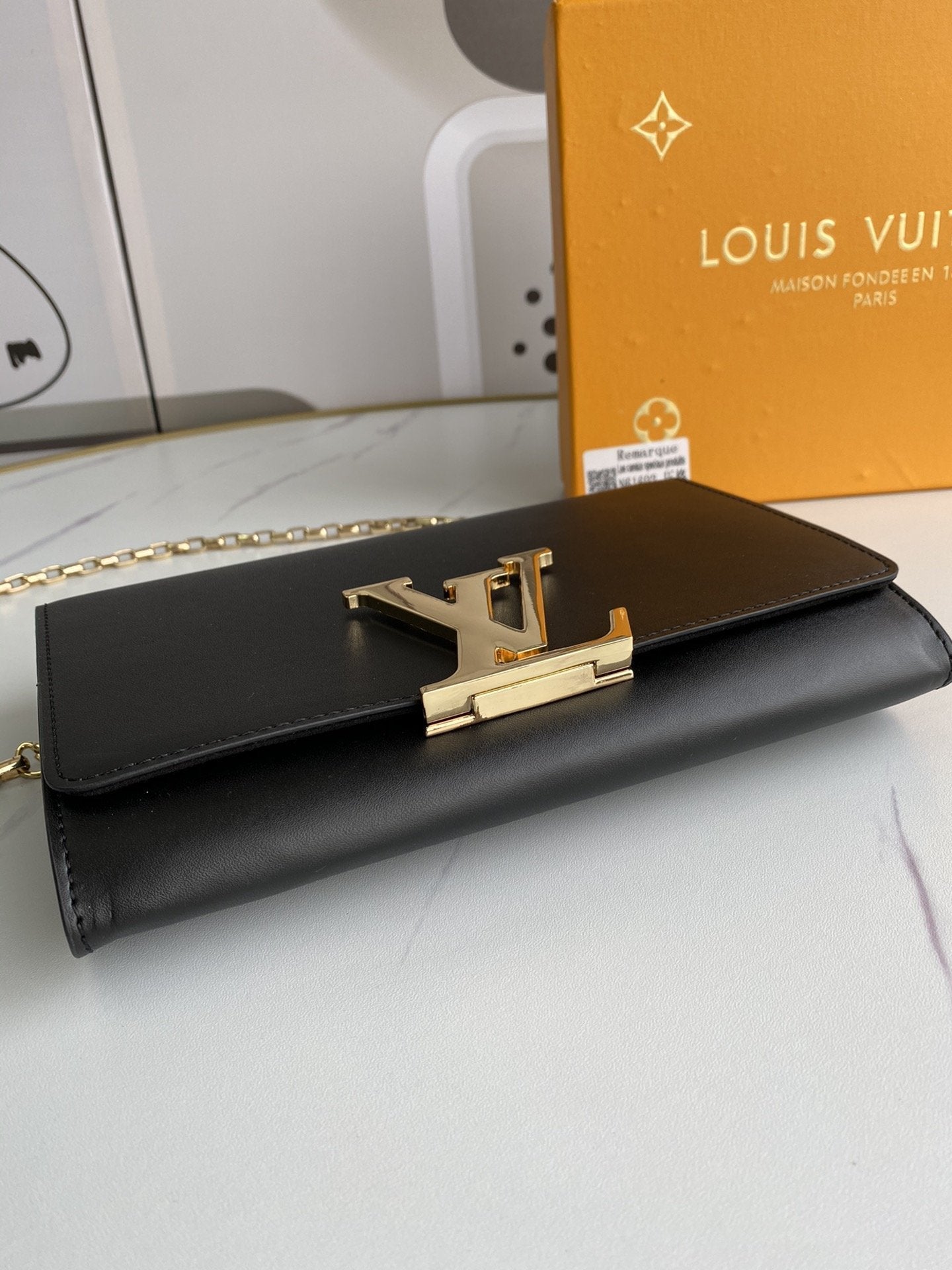 BL - High Quality Wallet LUV 057