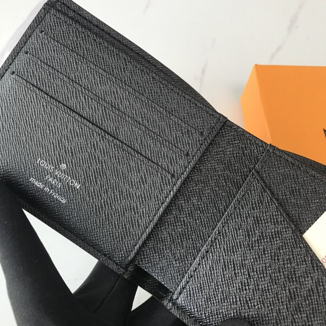 BL - High Quality Wallet LUV 045