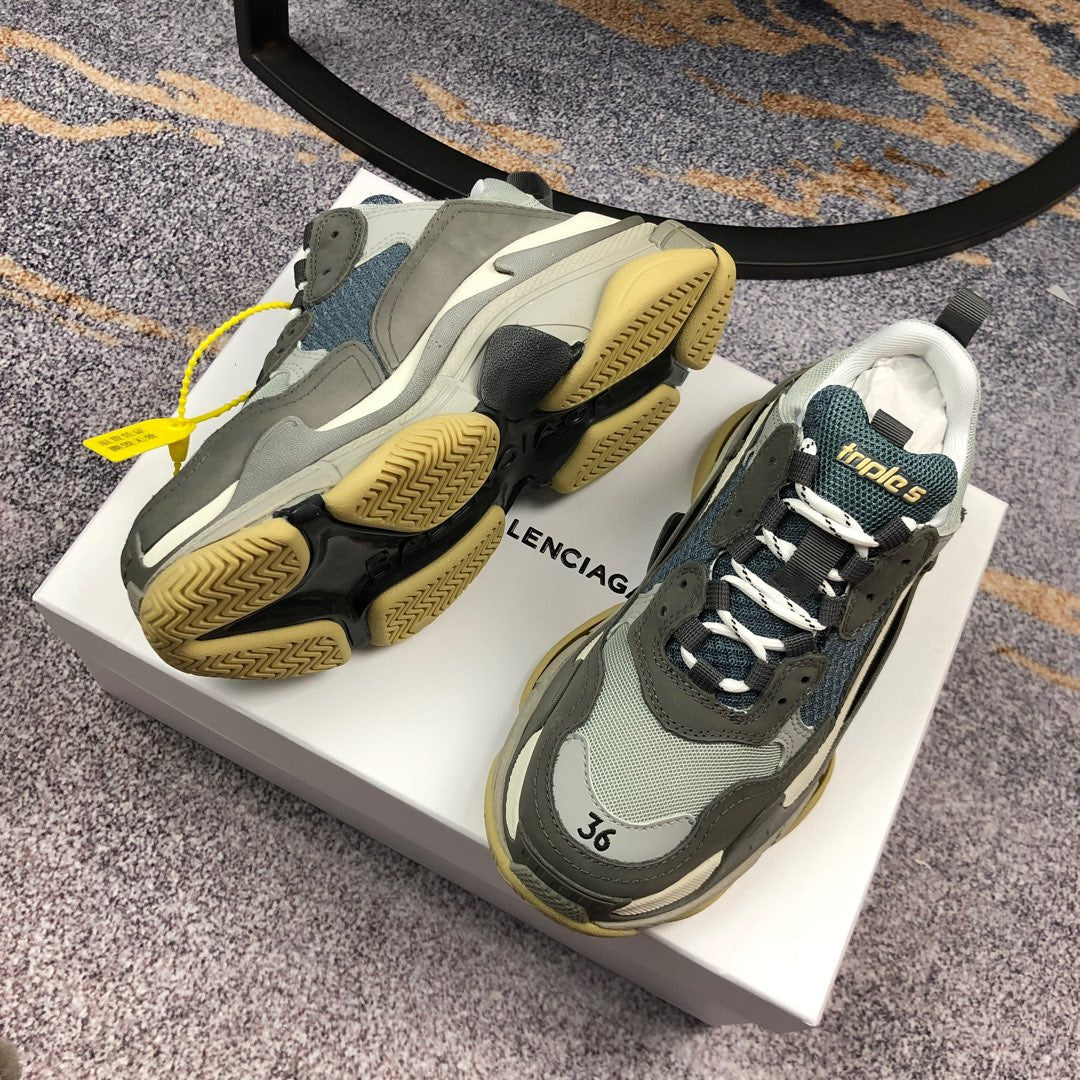 BL - High Quality Bla Sneaker 084