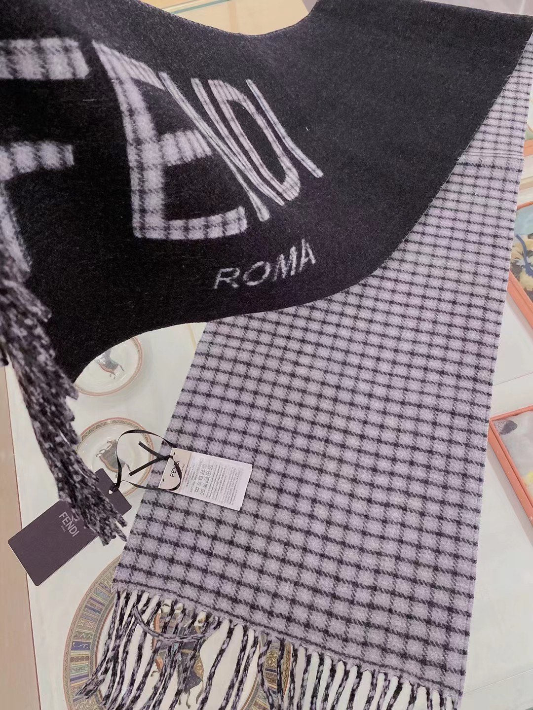 High Quality FEI Scarf 010