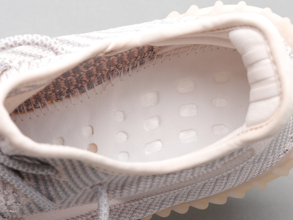 BL - Yzy 350 Pale pink Sneaker